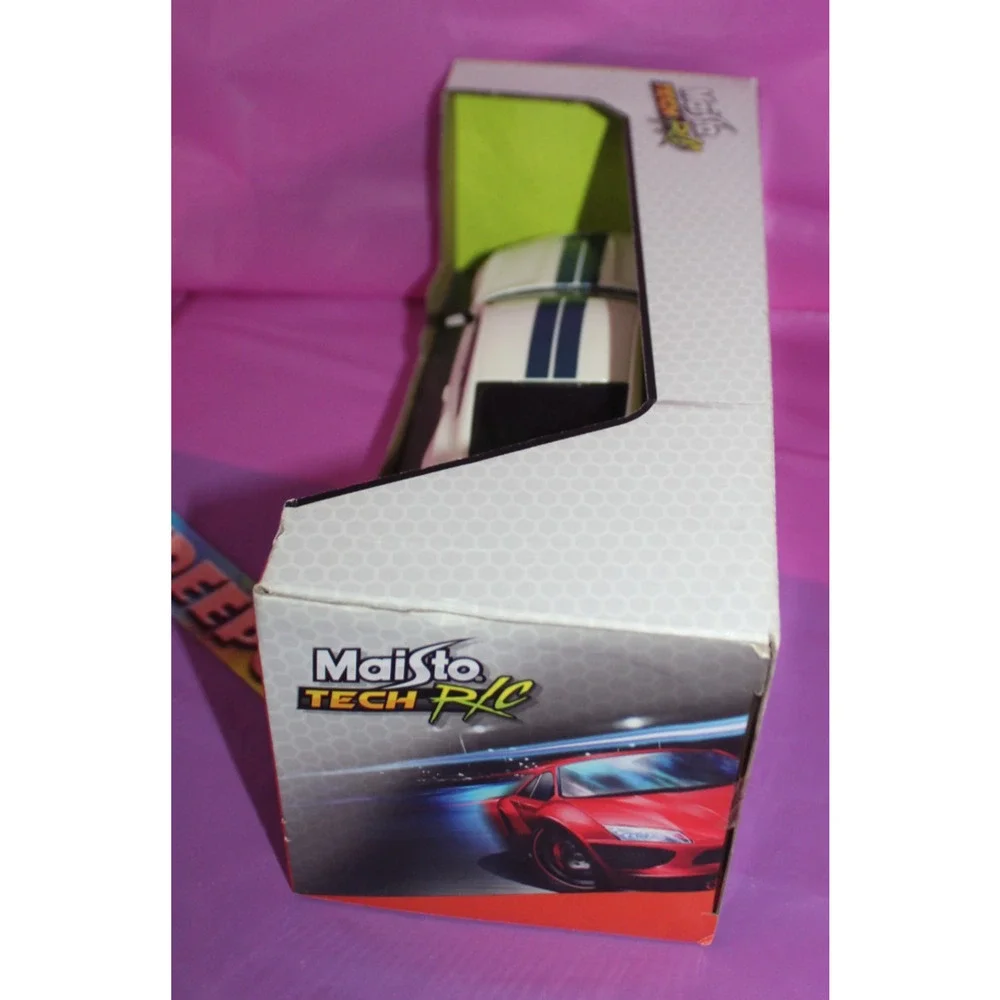 Maisto Tech R/C Ford Shelby Mustang GT350 1:24 Street Series 2020 Toy Vehicle